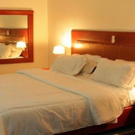 Golden Tulip Warri Airport Hotel Effurun Екстериор снимка