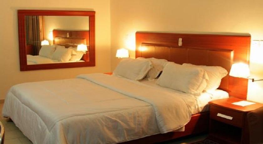 Golden Tulip Warri Airport Hotel Effurun Екстериор снимка